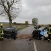 Nach einem schweren Unfall auf der B300 zwischen Diedorf und Gessertshausen sind drei Menschen verletzt.