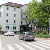 Zwischen dem Bahnhofplatz und der Bahnhofstraße gibt es bereits jetzt einen Zebrastreifen, der Fußgänger in Richtung Fußgängerzone lotst. Nach dem Willen des Stadtrates soll am Ende der Bahnhofstraße nun ein weiterer Zebrastreifen entstehen. 