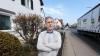 eit seiner Geburt wohnt Werner Dippold an der B300 in Diedorf. Als Bub spielte er auf der Straße Fußball, heute wünscht er die Verkehrsader ganz weit weg. Allein durch Diedorf fahren fast 20000 Fahrzeuge am Tag – Tendenz stetig steigend. 