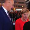 Oberbürgermeister Kurt Gribl und Bundeskanzlerin Angela Merkel kennen sich aus vielen politischen Sitzungen. Auf unserem Bild wird die Kanzlerin von AZ-Herausgeberin Alexandra Holland begrüßt.