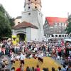 Das Wertachbrucker Tor dient dem historischen Fest als Kulisse. Die Austragung in diesem Jahr stand auf der Kippe.