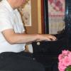 Der Pianist Wolfgang Krämer begleitete wie bereits bei der Aufführung vor zehn Jahren wieder die Akteure der Liedertafel, obwohl er mittlerweile anderweitig im Einsatz ist. Demnächst unterstützt er den Tölzer Knabenchor bei Auftritten in China. 
