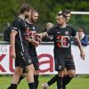 Landsbergs Spielertrainer Sascha Mölders (Mitte) und Mike Hutterer (rechts) haben ihre Verträge verlängert.