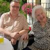 Theresia Rill mit ihrem Sohn Edmund. Am Mittwoch wird die Seniorin 102 Jahre alt.
