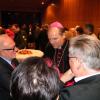 Die Meitinger waren nicht schüchtern: Viele nutzten die Gelegenheit, mit Weihbischof Florian Wörner ins persönliche Gespräch zu kommen. 	