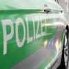 Bei Dinkelscherben war ein 78-jähriger Autofahrer laut Polizei im Acker gelandet. 