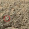 Was hat Mars-Rover "Curiosity" da nur wieder fotografiert? Nachdem der Rover vor einigen Wochen mit einem vermeintlich mysteriösen Foto eines kleinen silbernen Teils für Aufsehen gesorgt hatte, gibt es nun neue Aufregung.