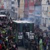 Tillywurm in Rain: Massenveranstaltungen wie diese erfordern heutzutage besondere Sicherheitsvorkehrungen. 