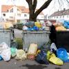 So sah es am Montag in Göggingen aus. Am Dienstag kam die Müllabfuhr, doch es wurden nicht alle Müllsäcke mitgenommen.  