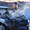 Durch die große Hitze beim Brand eines Autos auf der B25 bei Hoppingen ging der Asphalt kaputt.