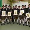 Ehrungen bei der Bläsergruppe des Krumbacher Jägervereins: Unser Bild zeigt von links (mit Urkunden) Hubert Frey, Johann Klima, Günther Geis, Josef Haug, Walter Hofmann und Otto Langer. 	