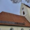 Rund um die evangelische Kirche in Nersingen wird am Sonntag "Kurioses und Krempel" verkauft. 