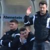 Zum Abwinken. Eine derbe Klatsche musste der SV Cosmos Aystetten (von links Thomas Hanselka, Xhevalin Berisha und Trainer Marco Löring) in Thalhofen hinnehmen. 