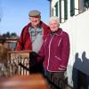 Rita und Johann Völk sind mit ihrem Heimatdorf Kellmünz verbunden. So geht es vielen Senioren, die ihr ganzes Leben in den Dörfern, wo sie geboren wurden, verbracht haben.