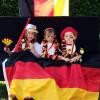 Die Thannhauser Mädels Maya, Romy und Sina sind vor dem Deutschlandspiel im WM-Fieber, schreibt Markus Tschanter zu seinem WM-Bild. 