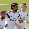 Sami Khedira (Mitte) hat seinen Vertrag bei Real Madrid nicht verlängert. Ein Zeichen dafür, dass er nach München geht?