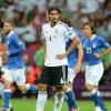 Sami Khedira war auch gegen Italien wieder einer der besten deustchen Nationalspieler. Verhindern konnte er die 1:2-Niederlage im Halbfinale aber auch nicht.