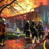 Mehr als 140 Feuerwehrleute aus der Region, außerdem Mitglieder des THW Günzburg und Dillingen, des Rettungsdienstes und der Polizei waren am Sonntagabend in Leipheim im Einsatz. Bei einem Brand in einem Viehstall ist ein Schaden von etwa einer Million Euro entstanden. 