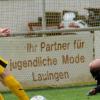 Großchance für den FC Lauingen, doch Julian Eberhardt vergibt. Am Ende sprang „nur“ ein 2:2 gegen Dinkelscherben heraus. 
