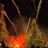 Zur langen Kunstnacht strömten die Besucher nach Friedberg. Das Programm war ein Fest für die Sinne. Ganz besonders freuten sich die Organisatoren, dass sie trotz der Witterung dennoch das Feuerwehr starten konnten, wenn auch ein wenig kürzer. Der starke Wind war für diese sicherheitstechnische Maßnahme verantwortlich. 