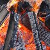 Augsburger erleidet Krampfanfall und fällt in Lagerfeuer