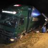 Weil er offenbar kurz eingenickt ist, hat ein Lkw-Fahrer auf der A8 bei Sulzemoos einen Unfall gebaut.