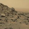 Geröll auf dem Roten Planeten: Wüsste man nicht, dass die Fotos vom Mars stammen, könnte man auch auf eine irdische Wüstenlandschaft nach einem Sandsturm tippen.