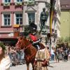 Perfektes Sommerwetter beim großen Frundsberg-Festumzug.