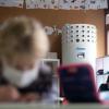 Luftfilteranlagen sollen Schulkinder vor Infektionen schützen. Im Kreis Günzburg gibt es nicht in jedem Klassenzimmer ein solches Gerät. 