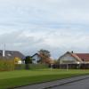 Die Kettershauser Schulstraße gehört zum Geltungsbereich des Bebauungsplans "Kirchenäcker" aus dem Jahr 1974. Auf dem Bolzplatz (vorne im Bild) entsteht eine neue Kita.