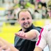 Weiß, dass er mit seiner Mannschaft heute Abend bei der TuS Durmersheim vor einer mehr als schweren Aufgabe steht: Friedbergs Trainer Hans-Jörg Bär. Foto: Peter Kleist