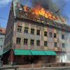 2004 brannte es mitten in der Augsburger Innenstadt. Das  Dach des bekannten Weberhauses am Moritzplatz stand in Flammen. Der Dachstuhl stürzte in sich zusammen und die ...