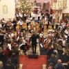 Die Jakobskirche in Oettingen: Rund 200 junge Musikerinnen und Musiker gaben der festlichen Veranstaltung einen wunderbaren Rahmen.  	