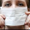 Ein Mundschutz ist sinnvoll, um andere zu schützen, wenn man selbst krank ist. Doch die Sorge vor dem Coronavirus ist übertrieben: Die Grippe greift vielmehr um sich, so hat sich die Zahl der Erkrankungen in den vergangenen Tagen stark erhöht. 