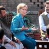 Clinton trifft in Pakistan Stammesälteste