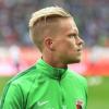 Philipp Max und der FC Augsburg müssen am Samstag in Freiburg antreten. 