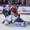 Der Mann des Tages: Panther-Goalie Timo Pielmeier und der ERC Ingolstadt gewannen in Köln mit 3:2 nach Penaltyschießen.