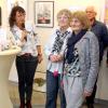 Farben-Vier-Falt, das sind die Hobbymalerinnen Ingrid Lang und Annelore Luible (links) sowie Helga Reiter und Brigitte Müller (rechts). Organisiert hat die Ausstellung Elise Herzig, eröffnet wurde sie von Luzia Fischer. 	