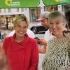 Grünen-Spitzenkandidatin Katharina Schulze (links) war am Freitagvormittag in Krumbach. Auf dem Foto neben ihr ist Direktkandidatin für den Landtag, Silvera Schmider, zu sehen.
