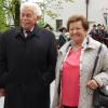 Vor dem Wittelsbacher Schloss begrüßte Jubilar Reinhard Pachner zusammen mit seiner Ehefrau Maria und Bürgermeister Richard Scharold die Gäste. 	
