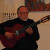 Erstmals solo konzertierte der Gitarrist Roberto Legnani in der Synagoge Binswangen.  	 	