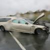 Ein goldfarbener Maserati mit Leichenwagenumbau auf der Autobahn A9 ist in eine Leitplanke gerutscht. Der Fahrer wurde nicht verletzt.