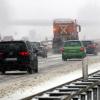 Eis und Schnee haben am Montag auch auf der A7 für Probleme gesorgt.