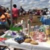 Trödelfans aus nah und fern lieben den Bayerischen Flohmarkt in Türkheim Mitte August.  