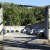 Warum Autos in der Wolfzahnau hinter meterdicken Mauern parken