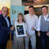 Für ihren Gründergeist haben Andrea Schlumpp und Markus Smarzoch (Mitte) eine Auszeichnung erhalten: den Best Food Founder Award 2023.