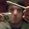 Mehr als drei Kilogramm Marihuana fand die Polizei in Augsburg im Besitz einer Jugendgruppe.