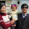Der chinesische Bürgerrechtler Chen Guangcheng fürchtet um sich und seine Familie. Foto: EPA/www.ChinaAid.org dpa
