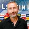 Holstein Kiel-Trainer Tim Walter sieht dem nächsten Pokal-Gegner FC Augsburg sehr gelassen entgegen.