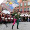 Viele Besucher aus Mindelheim und Umgebung haben sich die italienischen Fahnenschwinger am zweiten Frundsbergfest-Wochenende angeschaut.